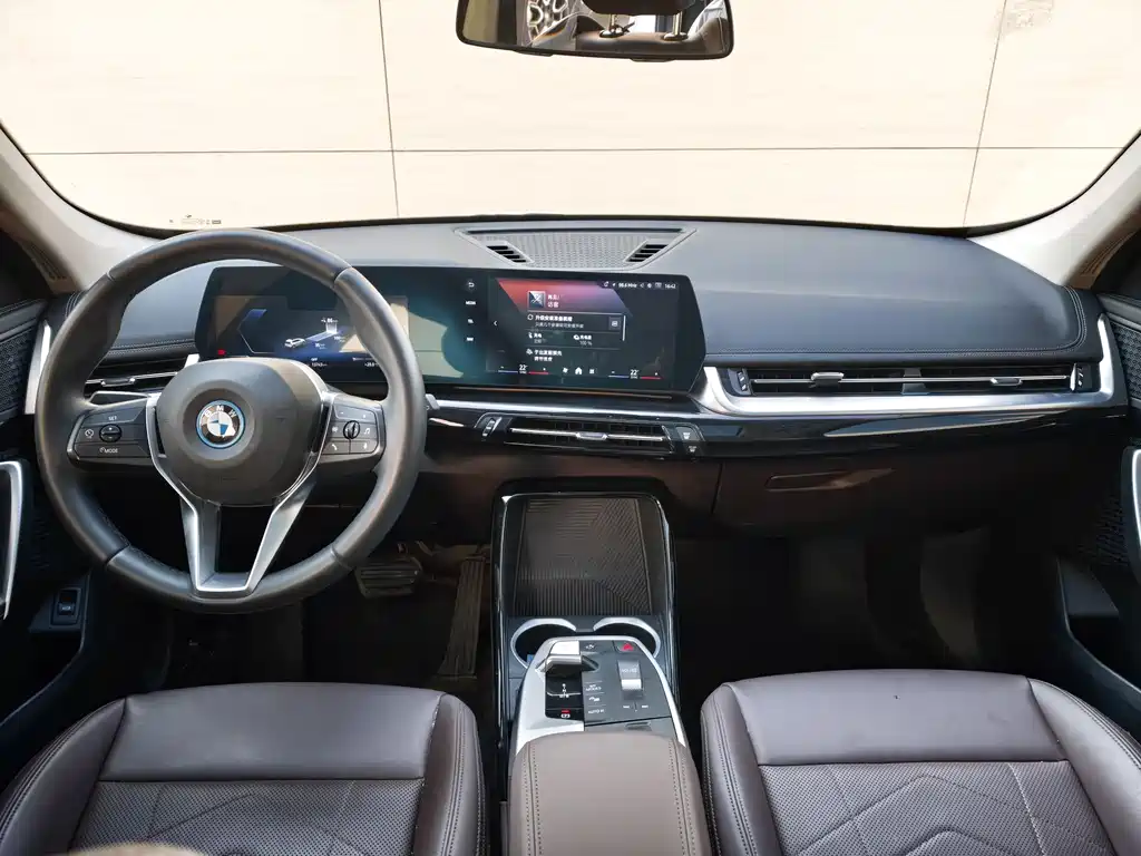 BMW BMW iX1 2025 eDrive25L X Design Package 2024 - thumbnail 10