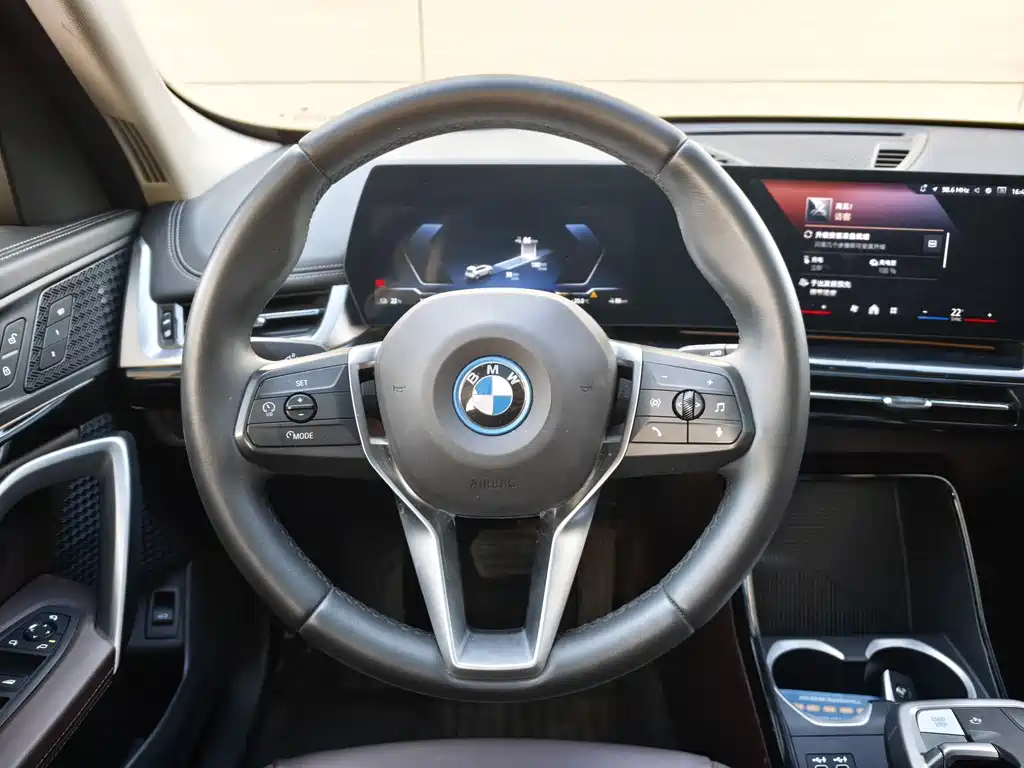 BMW BMW iX1 2025 eDrive25L X Design Package 2024 - thumbnail 11