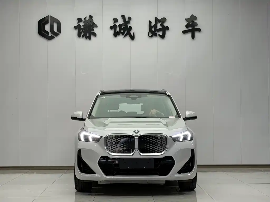 BMW BMW iX1 eDrive25L X Design 2025 - thumbnail 2