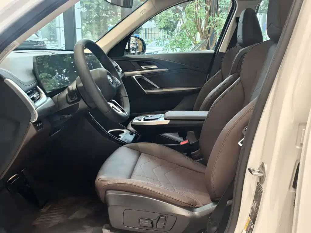 BMW BMW iX1 2025 eDrive25L M Sport Package 2025 - thumbnail 6