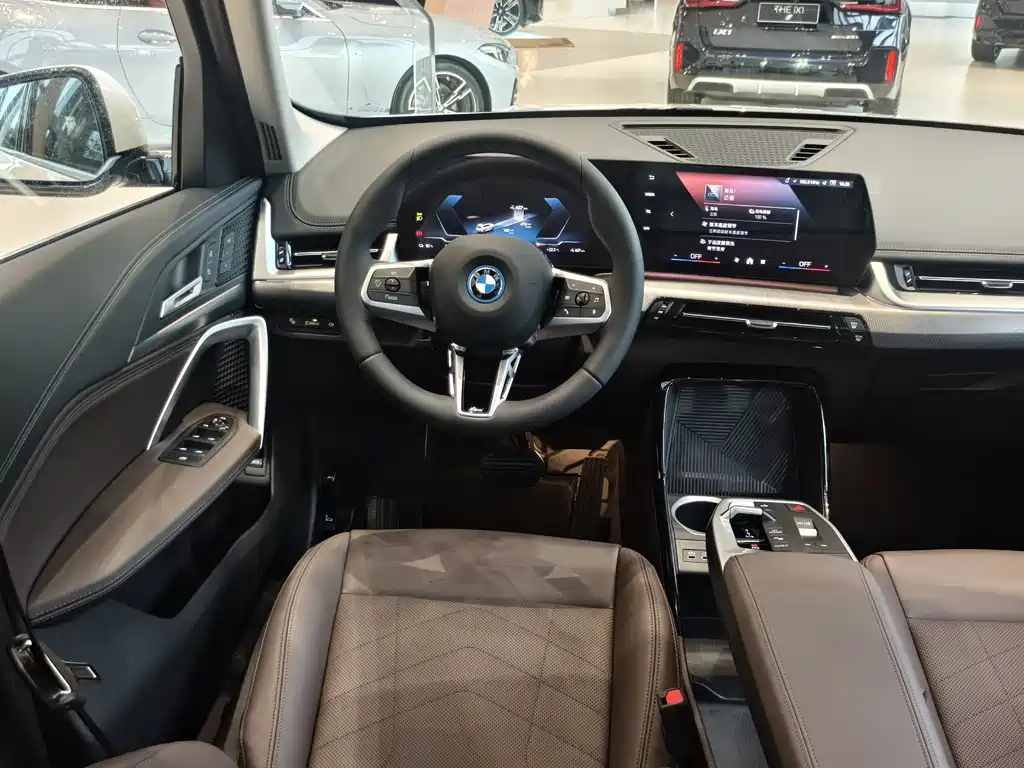 BMW BMW iX1 2025 eDrive25L M Sport Package 2025 - thumbnail 8