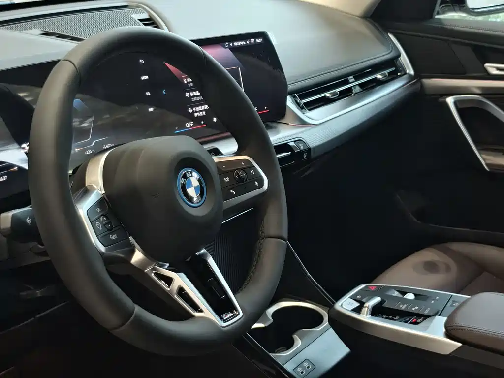 BMW BMW iX1 2025 eDrive25L M Sport Package 2025 - thumbnail 10