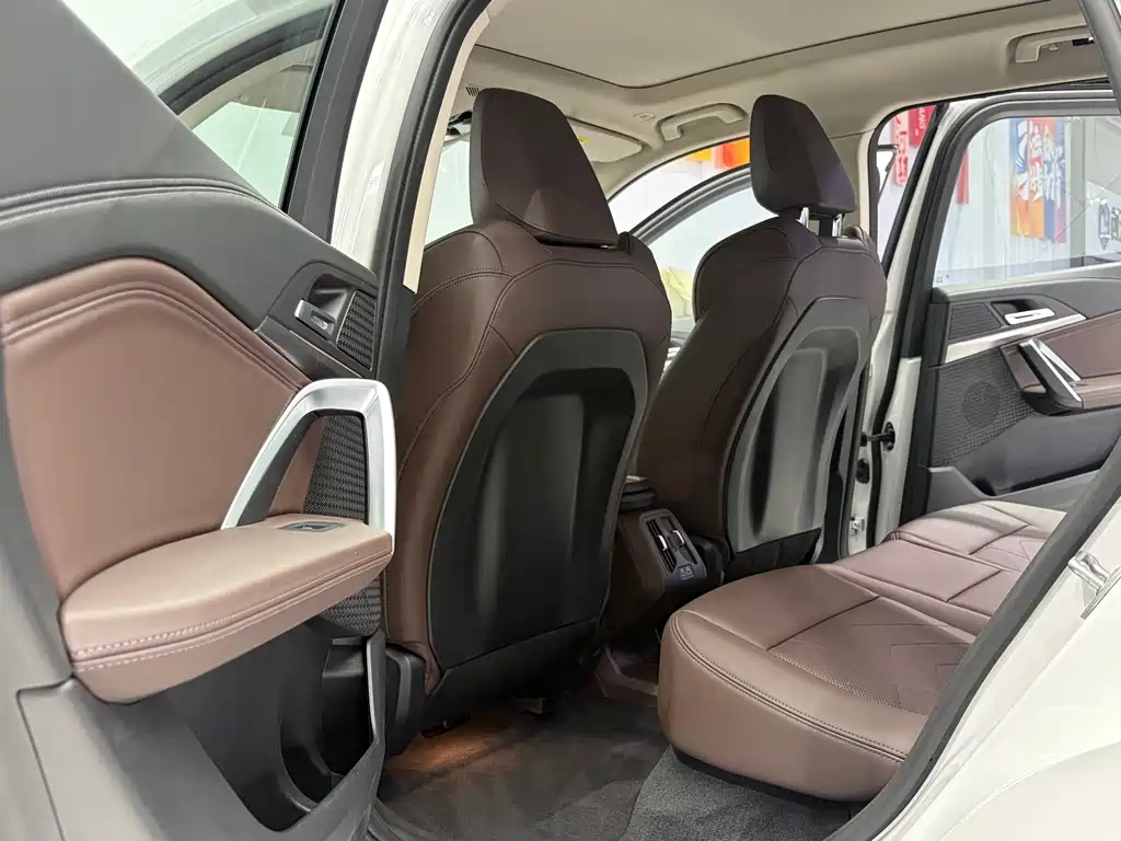 BMW BMW iX1 eDrive25L X Design 2025 - thumbnail 10