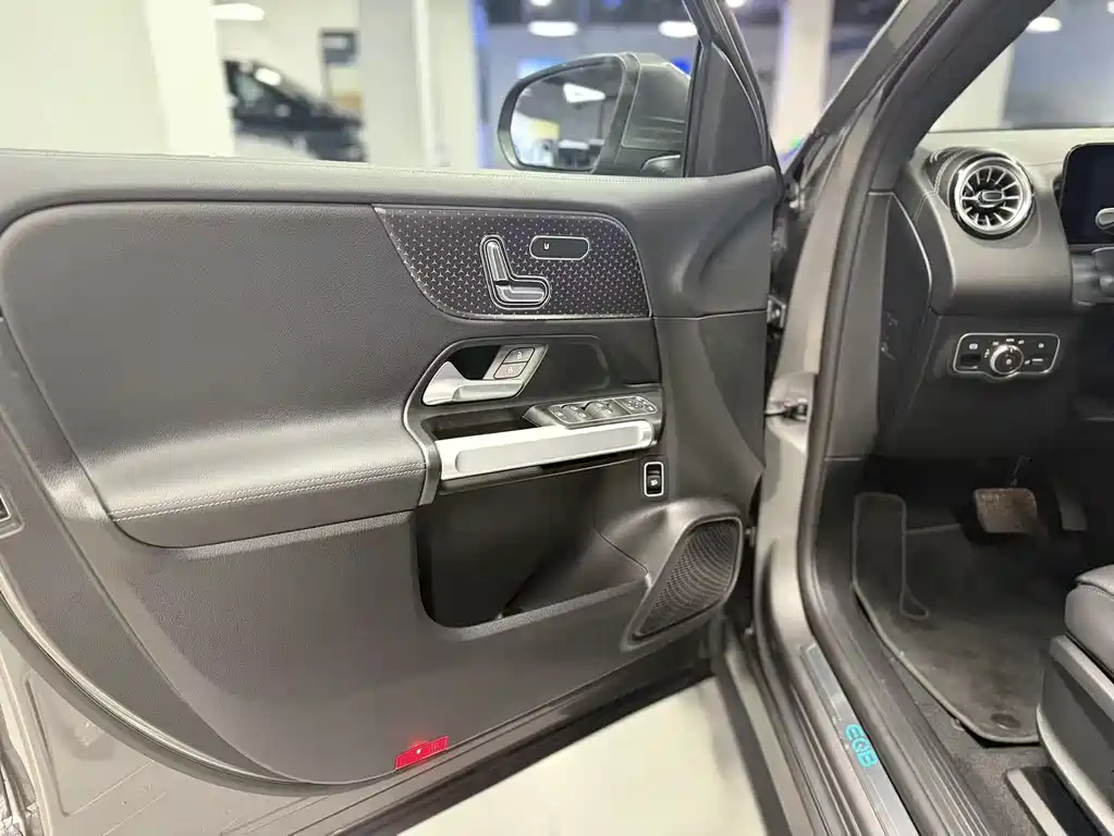 Mercedes-Benz Mercedes-Benz EQB 2025 EQB 260 2026 - thumbnail 10
