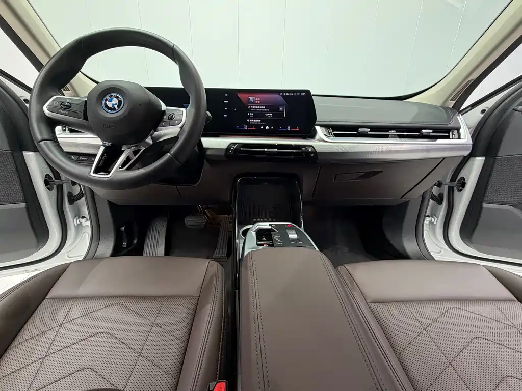 BMW BMW iX1 eDrive25L X Design 2025 - thumbnail 15