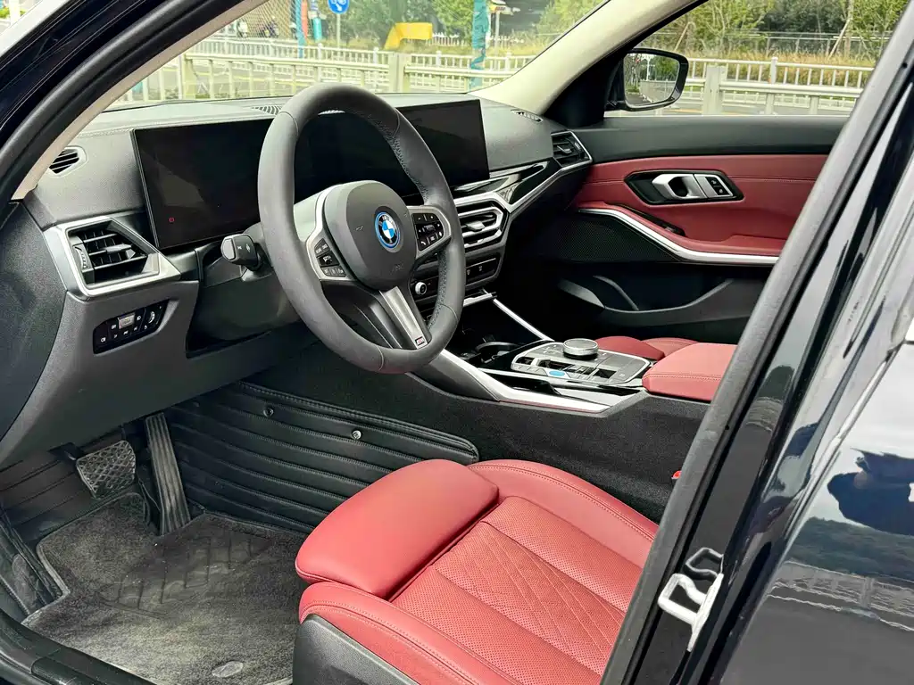 BMW BMW i3 2024 eDrive 35 L 2024 - thumbnail 4