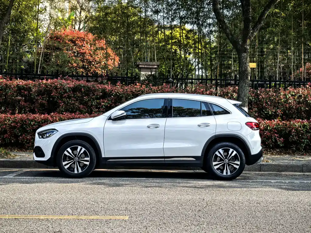 Mercedes-Benz Mercedes-Benz GLA 2023 GLA 220 2023 - thumbnail 3