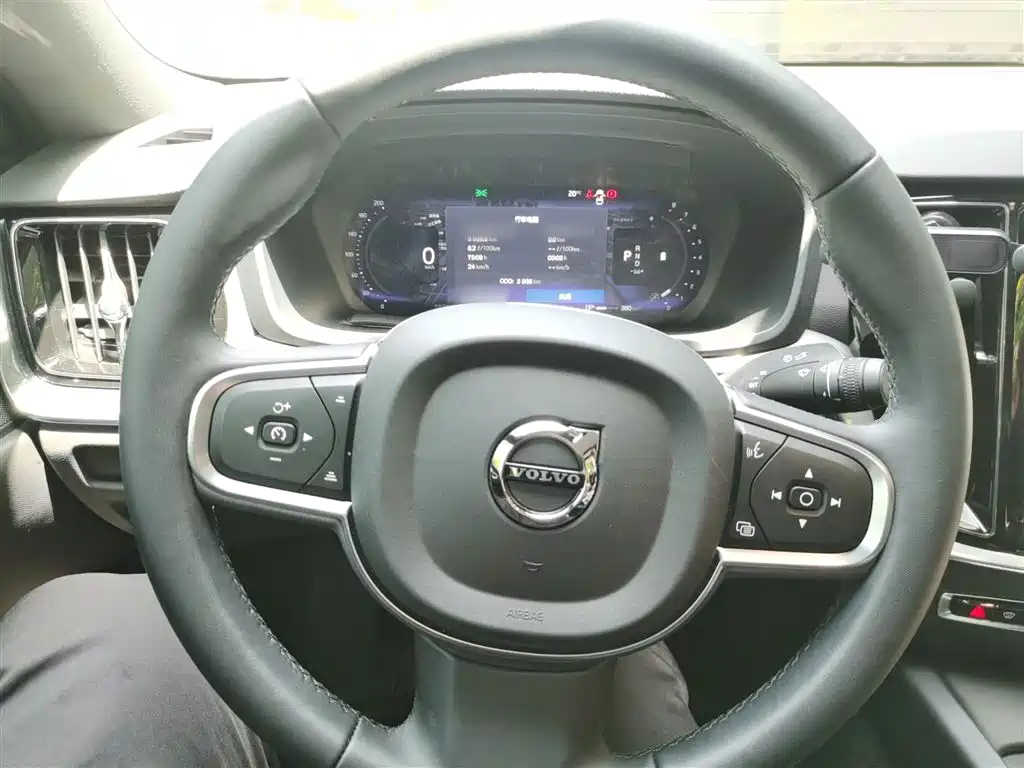 Volvo Volvo S60 2026 B4 Momentum 2025 - thumbnail 6