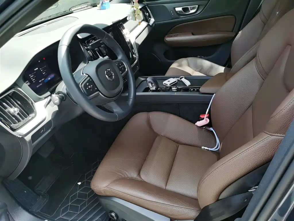 Volvo Volvo S60 2026 B4 Momentum 2025 - thumbnail 11