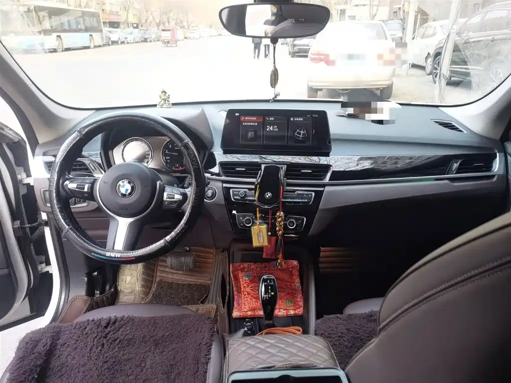 BMW BMW X1 2022 sDrive25Li Leading Edition 2022 - thumbnail 5