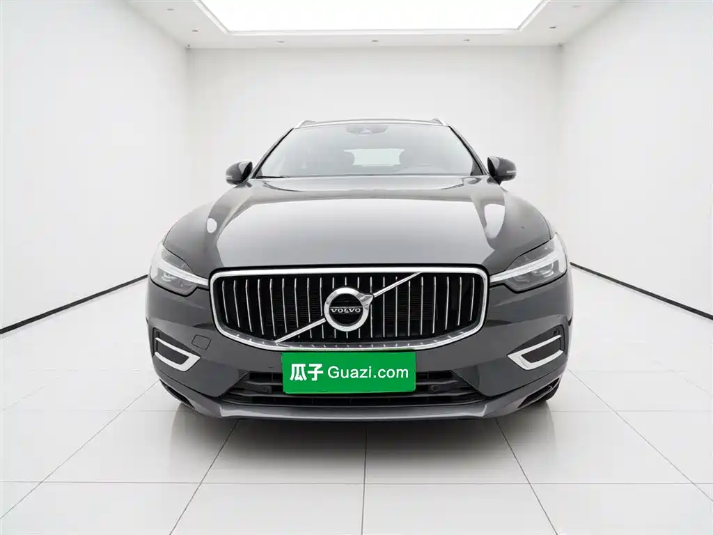Volvo Volvo XC60 2021 T5 AWD Momentum Luxury Edition 2021 - thumbnail 2