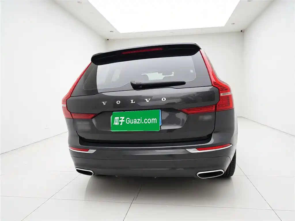 Volvo Volvo XC60 2021 T5 AWD Momentum Luxury Edition 2021 - thumbnail 3