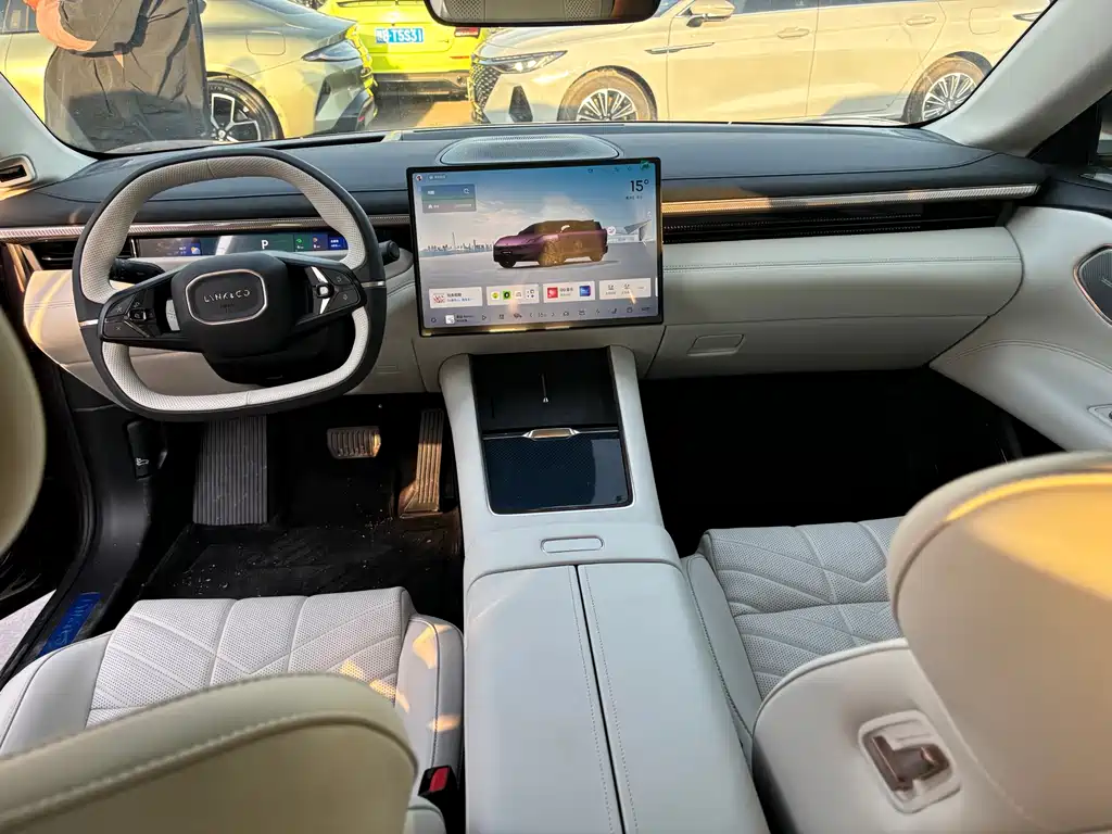 Lynk & Co Lynk & Co 10 240 AWD Ultra Sport H7 2025 - thumbnail 5