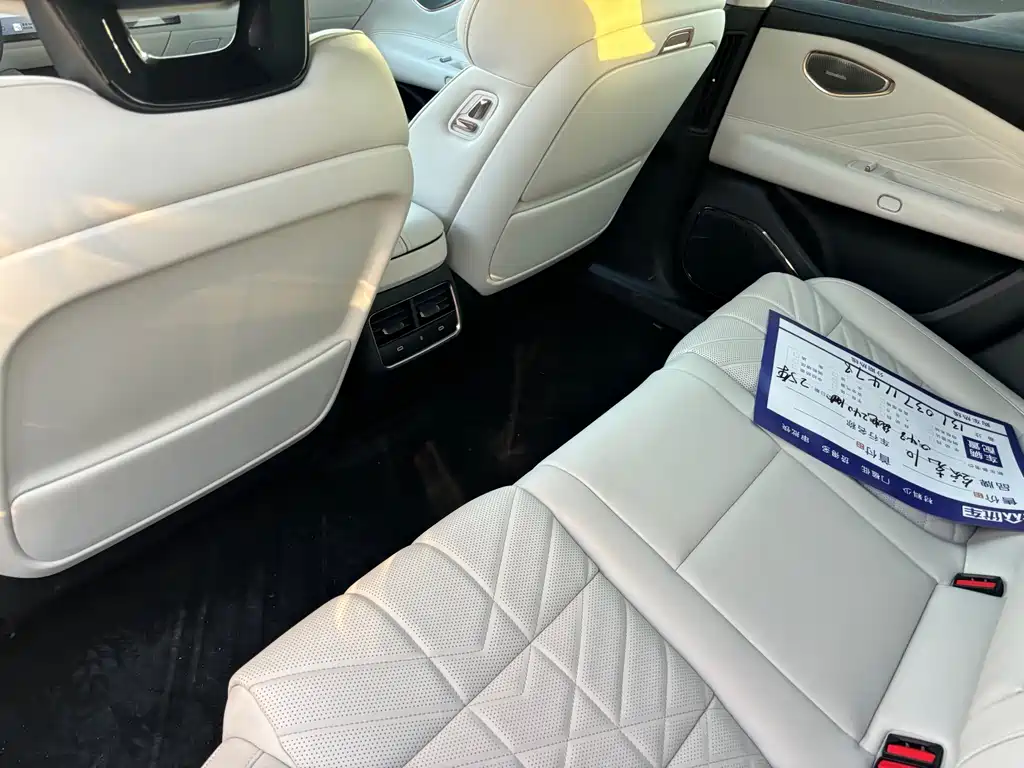 Lynk & Co Lynk & Co 10 240 AWD Ultra Sport H7 2025 - thumbnail 7