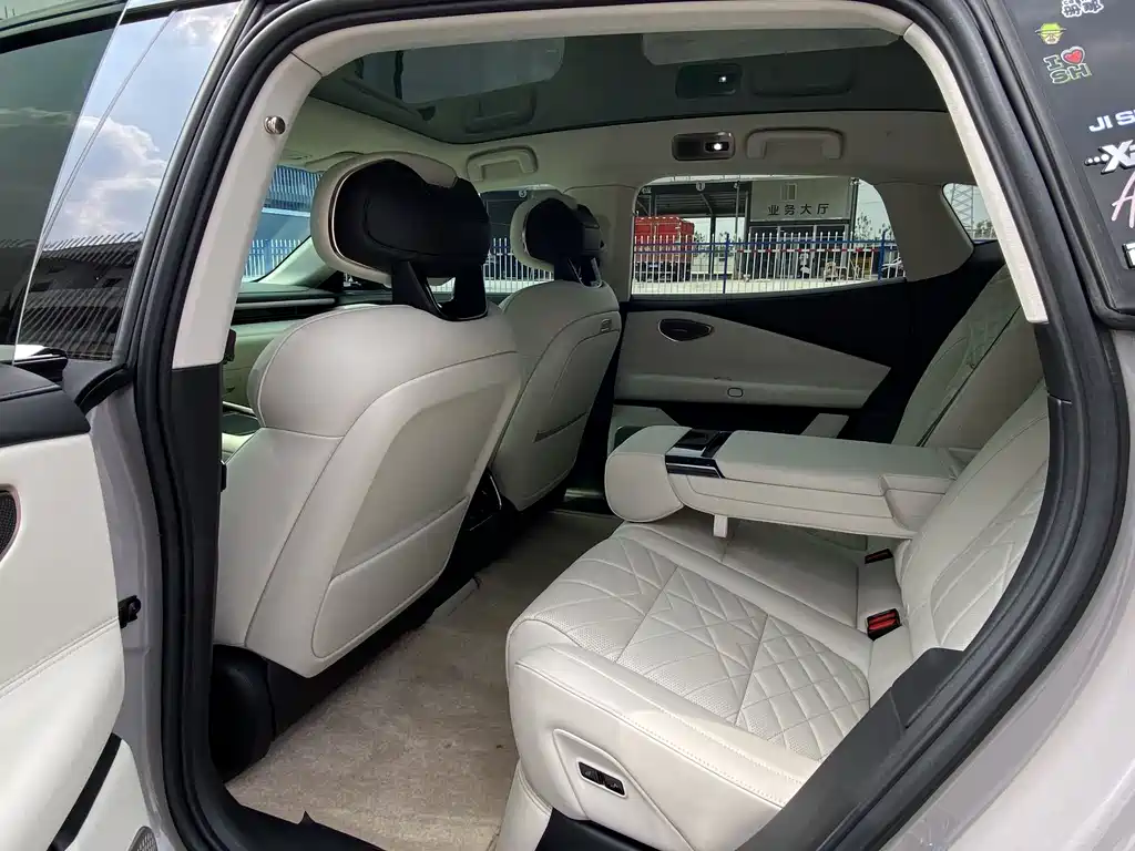 Lynk & Co Lynk & Co 10 2025 240 AWD Ultra Sport Edition H7 2025 - thumbnail 9