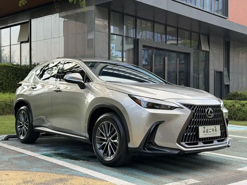 Lexus Lexus NX 260 FWD 2022 - thumbnail 3