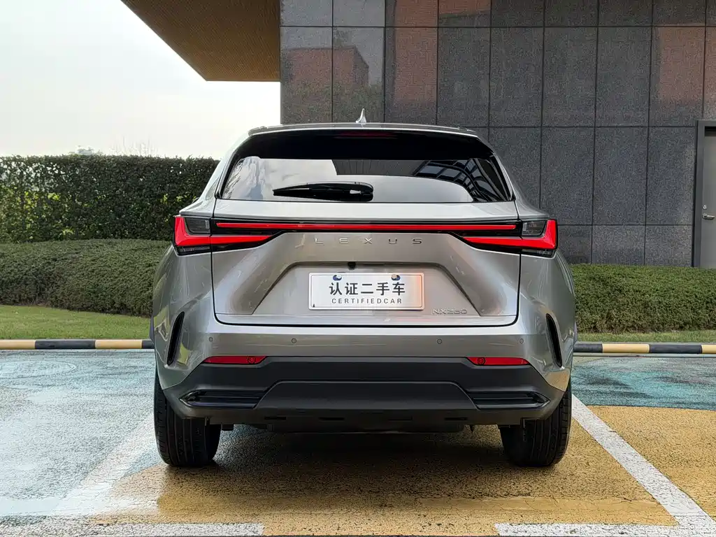 Lexus Lexus NX 260 FWD 2022 - thumbnail 4