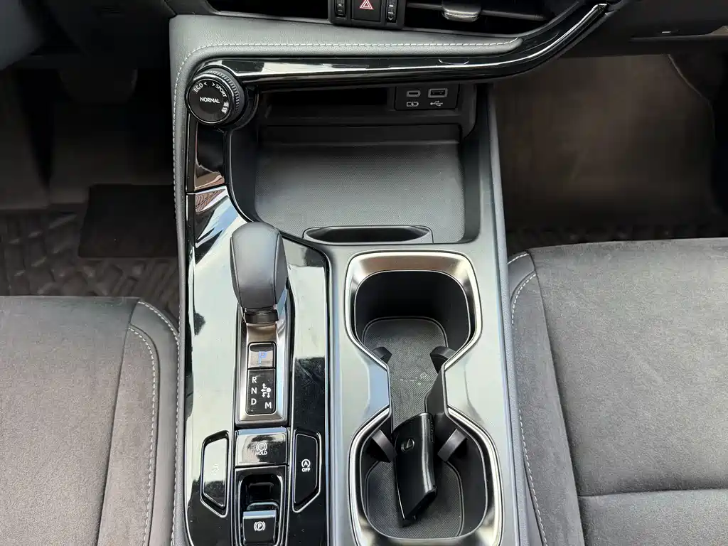 Lexus Lexus NX 260 FWD 2022 - thumbnail 16