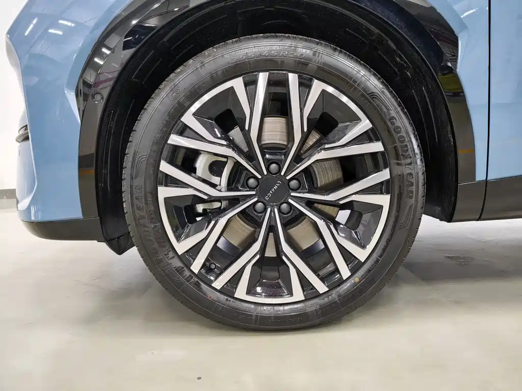 Lynk & Co Lynk & Co 08 EM-P 210 AWD Performance Ultra H7 2025 - thumbnail 14