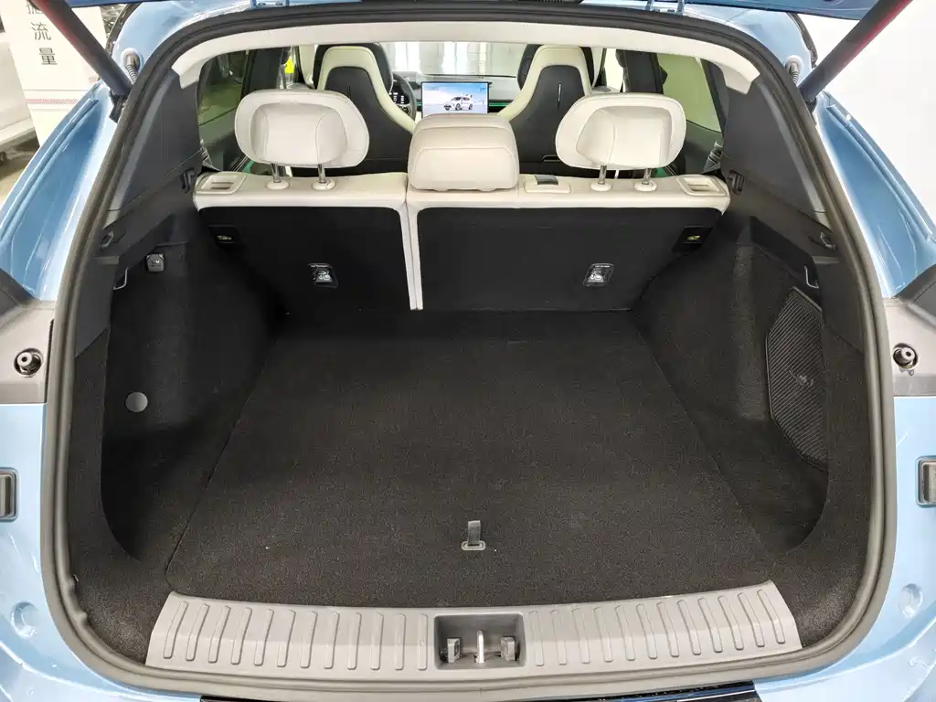 Lynk & Co Lynk & Co 08 EM-P 210 AWD Performance Ultra H7 2025 - thumbnail 16
