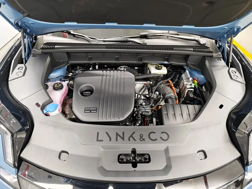 Lynk & Co Lynk & Co 08 EM-P 210 AWD Performance Ultra H7 2025 - thumbnail 17