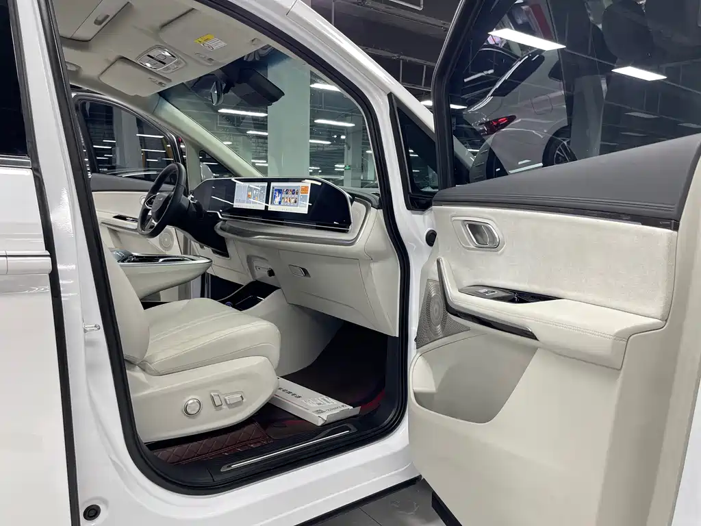Maxus Maxus Mifa 9 2025 PHEV Long Range Forest Edition 7-Seater 2025 - thumbnail 8
