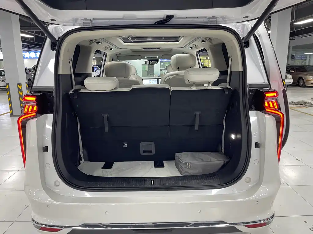 Maxus Maxus Mifa 9 2025 PHEV Long Range Forest Edition 7-Seater 2025 - thumbnail 10