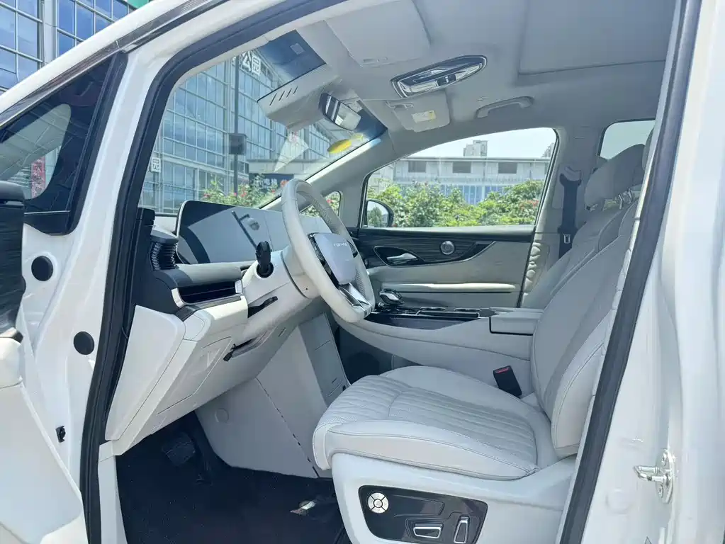Dongfeng Forthing Voyah V9 2024 1.5TD 200km Qingyunti Series Premium 2024 - thumbnail 8