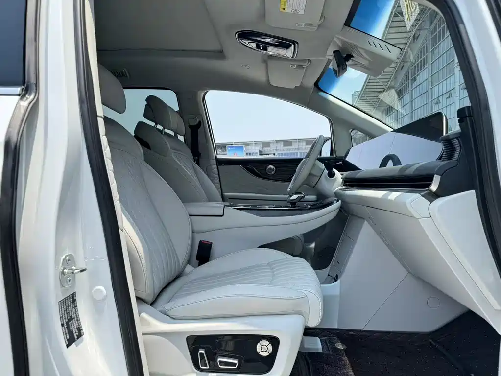 Dongfeng Forthing Voyah V9 2024 1.5TD 200km Qingyunti Series Premium 2024 - thumbnail 9