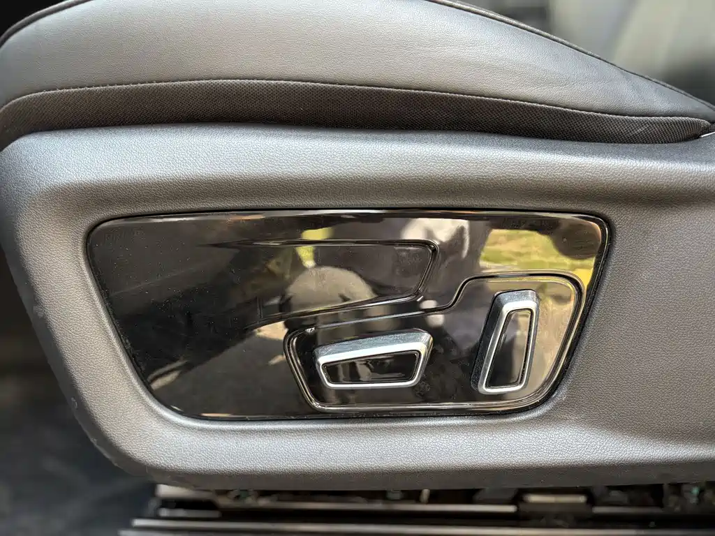 Dongfeng Forthing Voyah V9 200km Comfort 2025 - thumbnail 14
