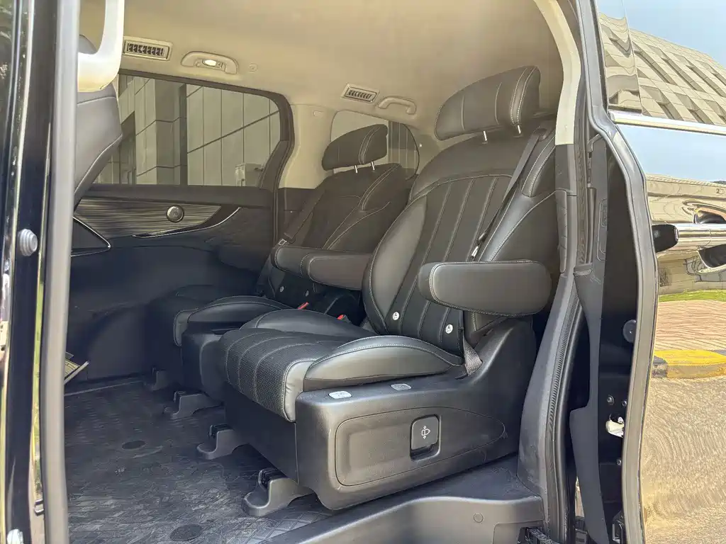 Dongfeng Forthing Voyah V9 200km Comfort 2025 - thumbnail 17