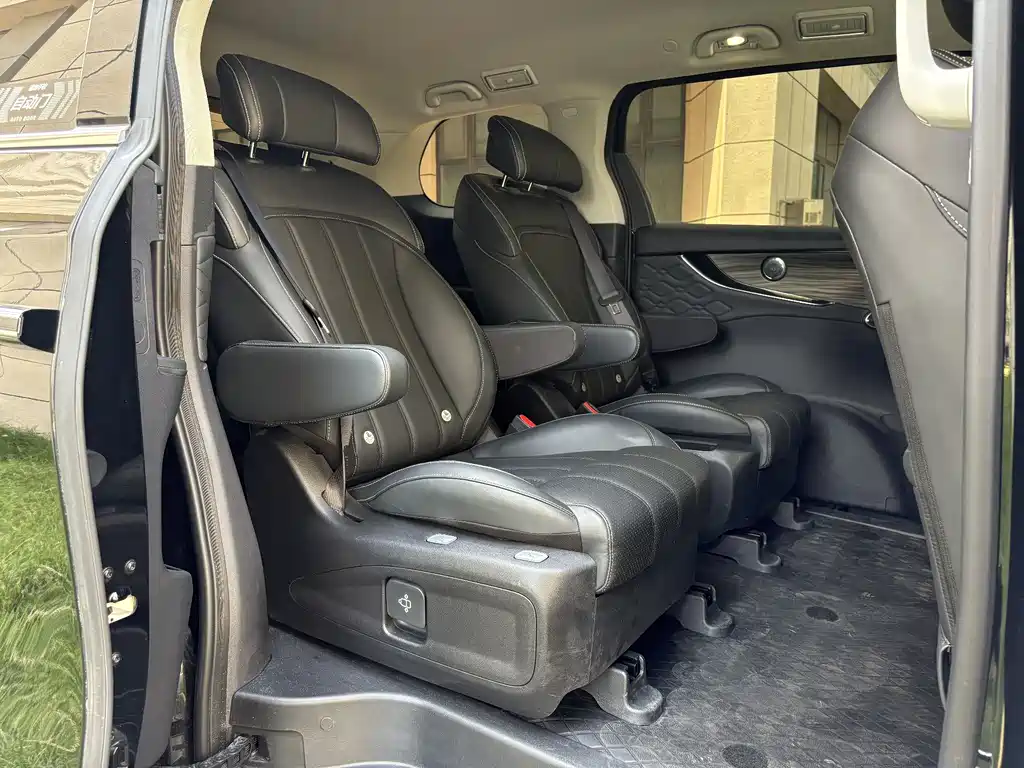 Dongfeng Forthing Voyah V9 200km Comfort 2025 - thumbnail 19