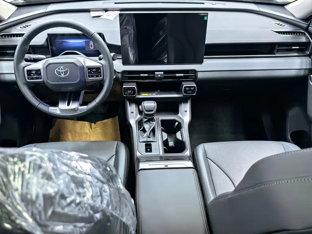 Toyota Toyota RAV4 2026 2.0L 4WD Luxury Edition 2026 - thumbnail 12