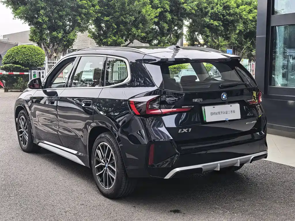 BMW BMW iX1 2025 eDrive25L M Sport Package 2025 - thumbnail 4