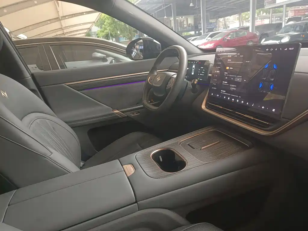 Dongfeng Yipai eπ008 2025 636Ultra BEV 5-Seater 2025 - thumbnail 7