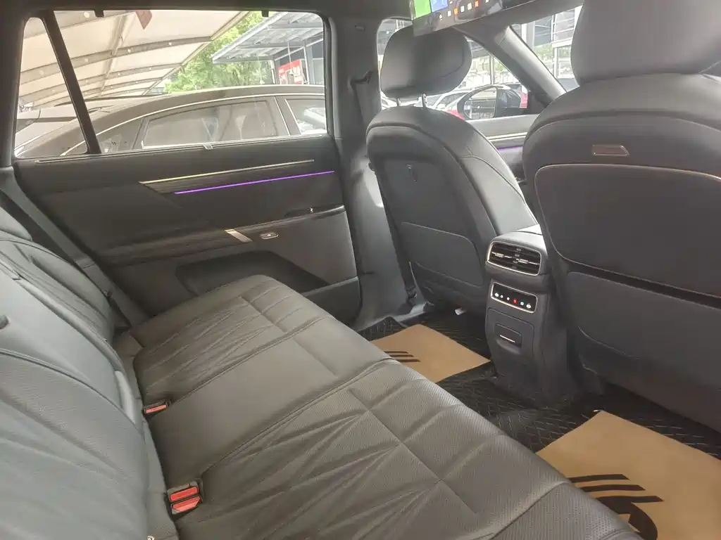 Dongfeng Yipai eπ008 2025 636Ultra BEV 5-Seater 2025 - thumbnail 11