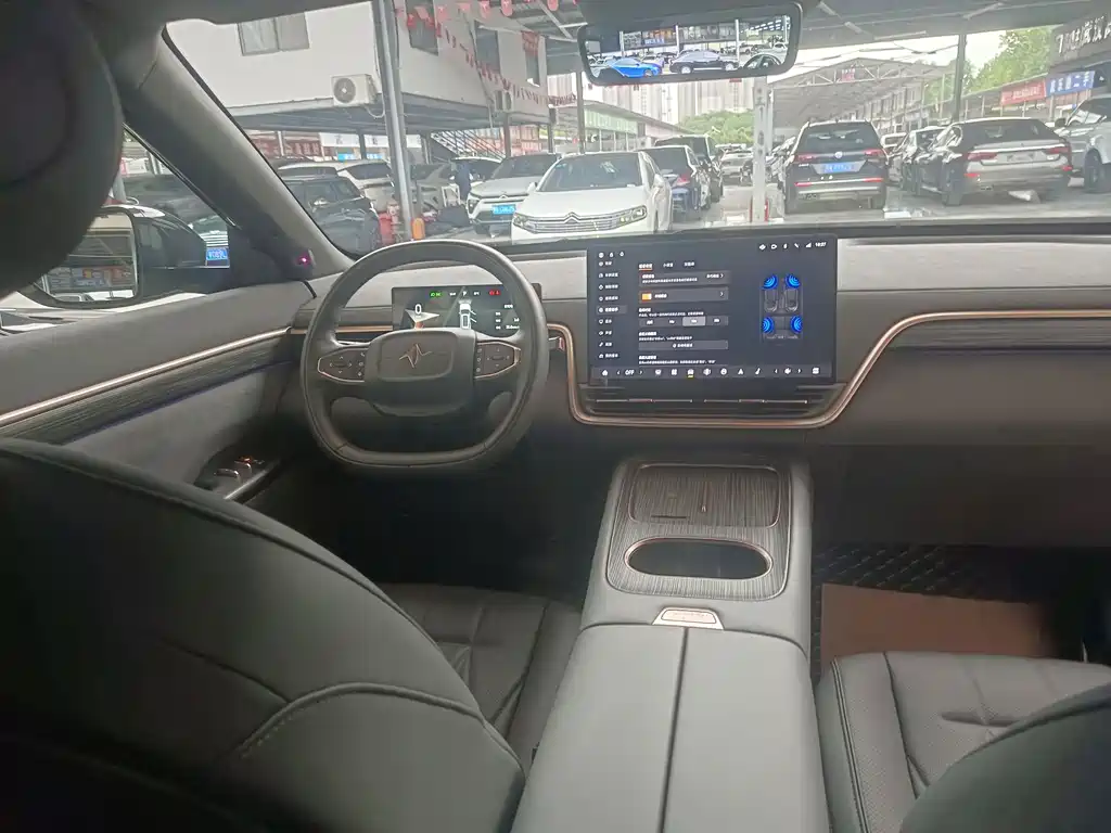 Dongfeng Yipai eπ008 2025 636Ultra BEV 5-Seater 2025 - thumbnail 13