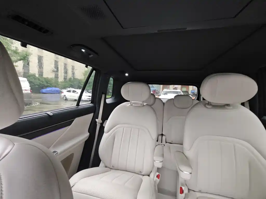 Dongfeng eπ eπ008 EV 2025 - thumbnail 10