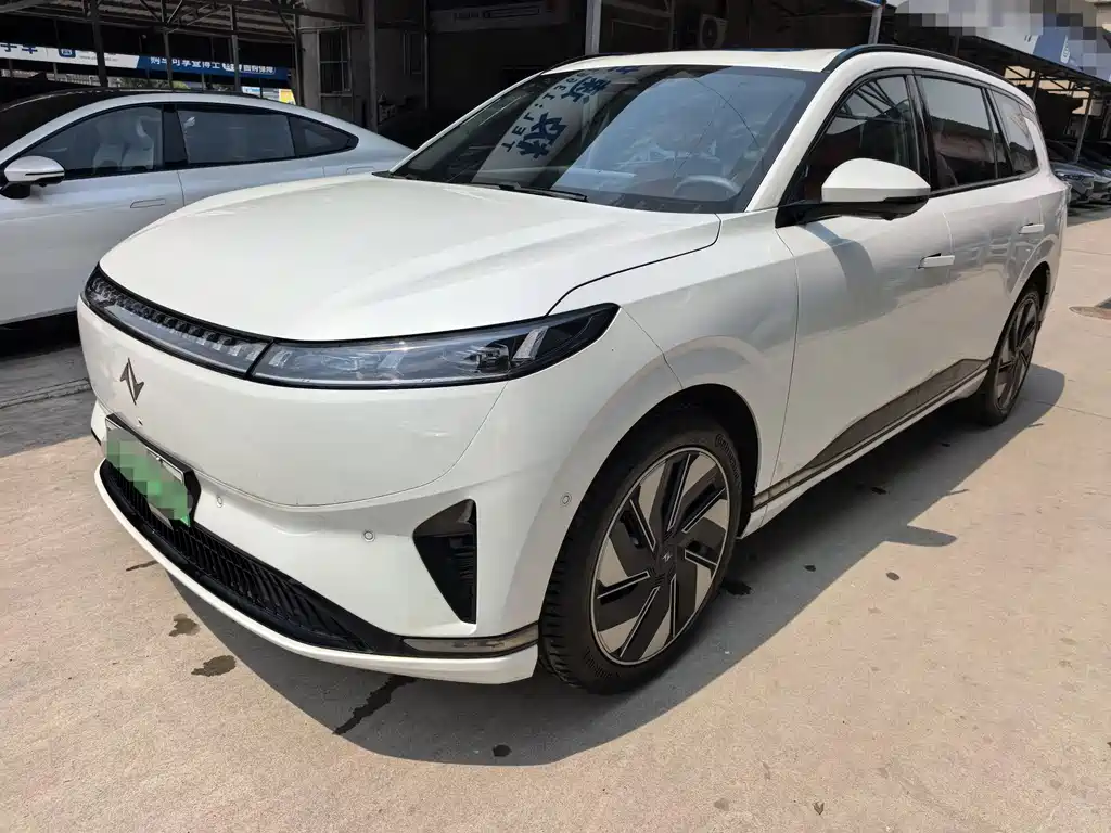 Dongfeng eπ eπ008 636Max BEV 2025 - thumbnail 3