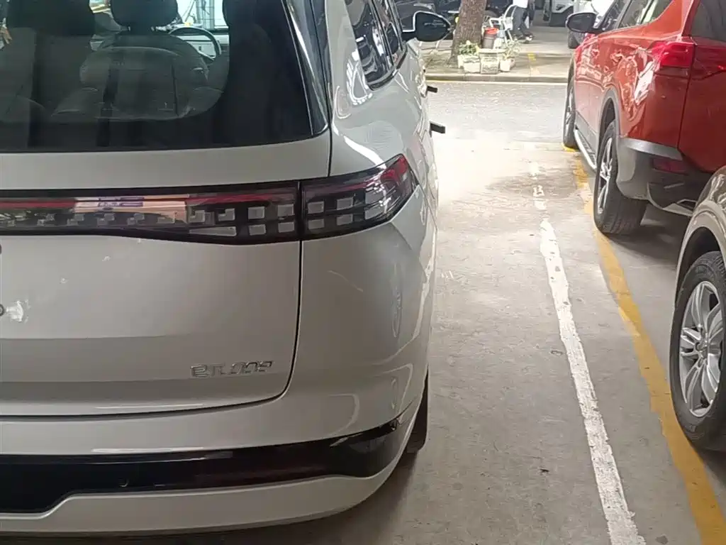 Dongfeng eπ eπ008 210Max EREV 6-Seater 2024 - thumbnail 8