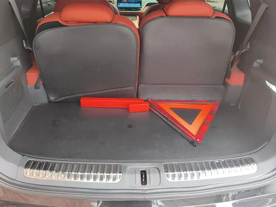Dongfeng eπ eπ008 2024 210Max EEREV 6-Seater 2024 - thumbnail 4