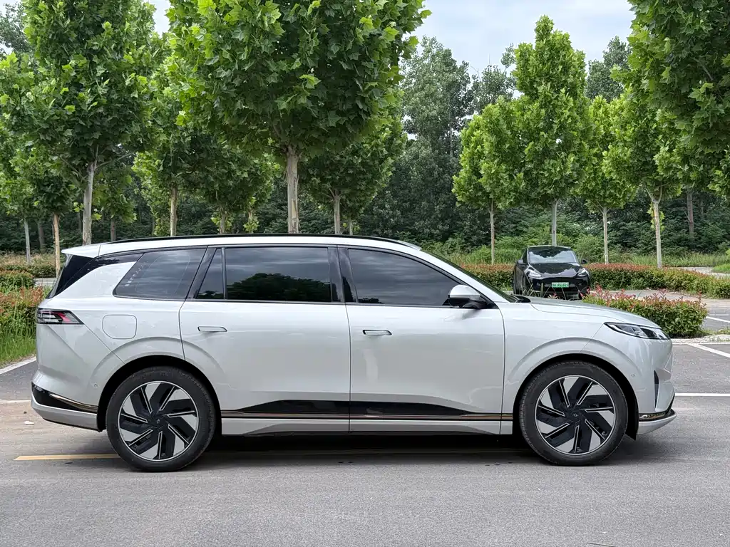 Dongfeng eπ eπ008 210Max EREV 2025 - thumbnail 5