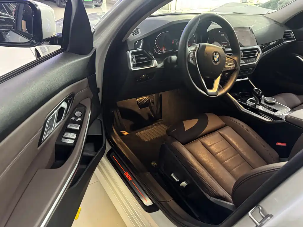 BMW BMW 3 Series 2022 320i M Sport Package 2021 - thumbnail 4