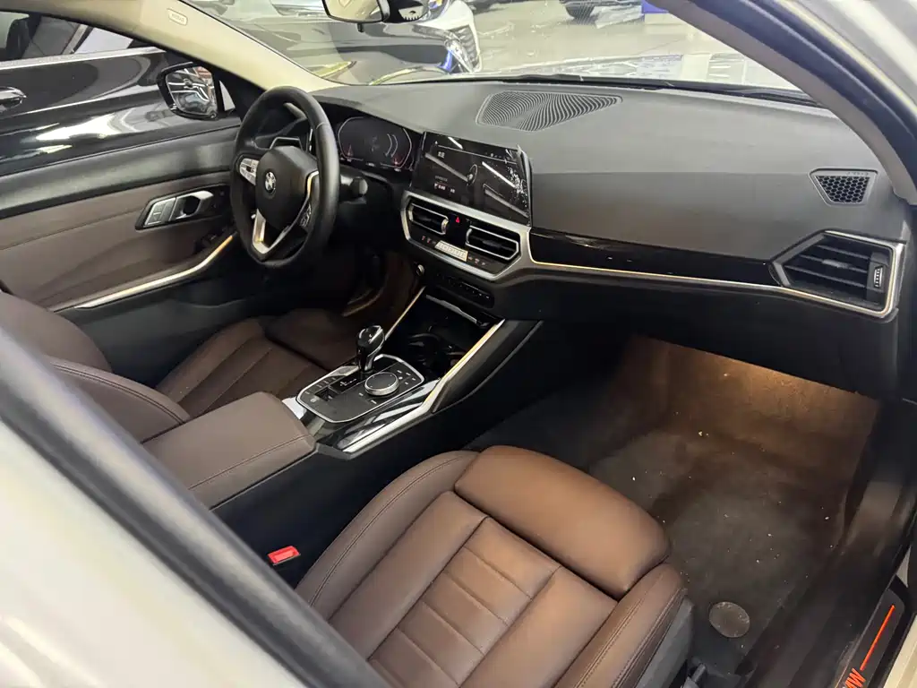 BMW BMW 3 Series 2022 320i M Sport Package 2021 - thumbnail 11