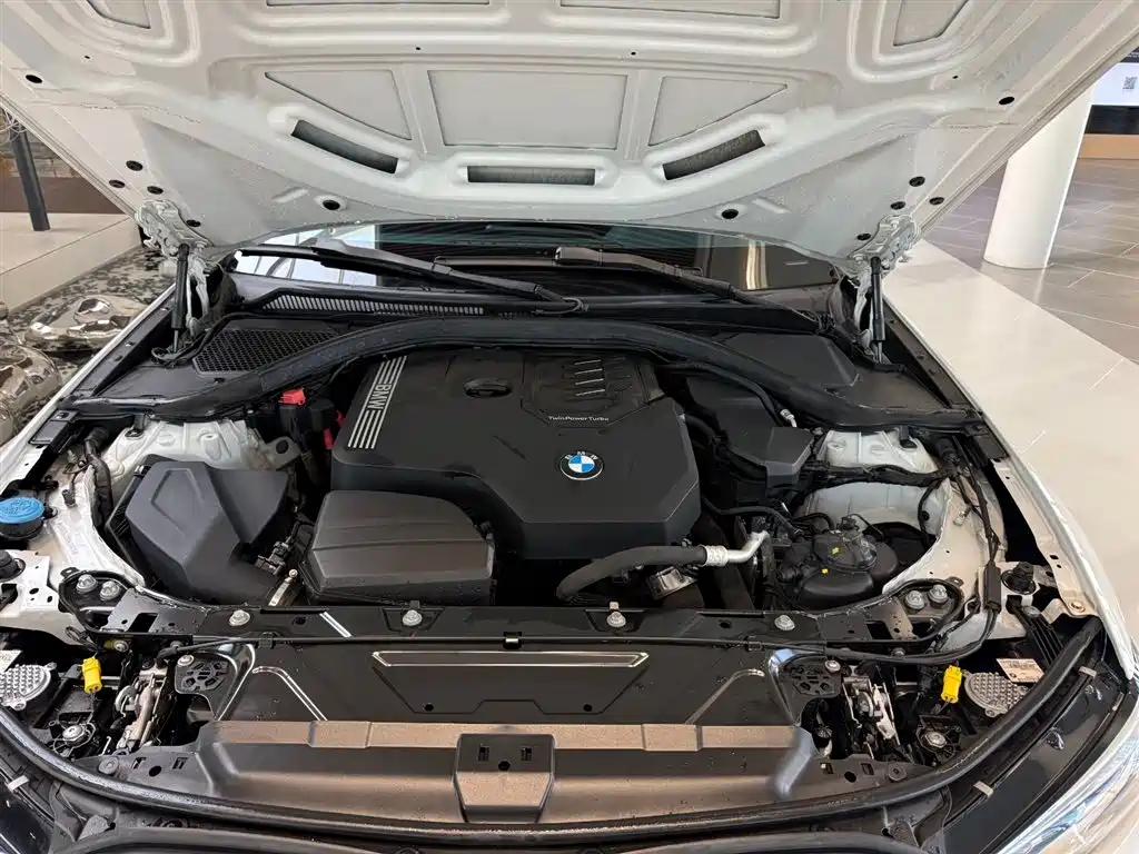 BMW BMW 3 Series 2021 Facelift II 320i M Sport Package 2021 - thumbnail 2