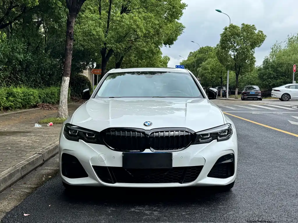 BMW BMW 3 Series 2022 330i M Sport Night Edition 2022 - thumbnail 2