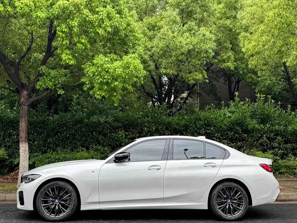 BMW BMW 3 Series 2022 330i M Sport Night Edition 2022 - thumbnail 3