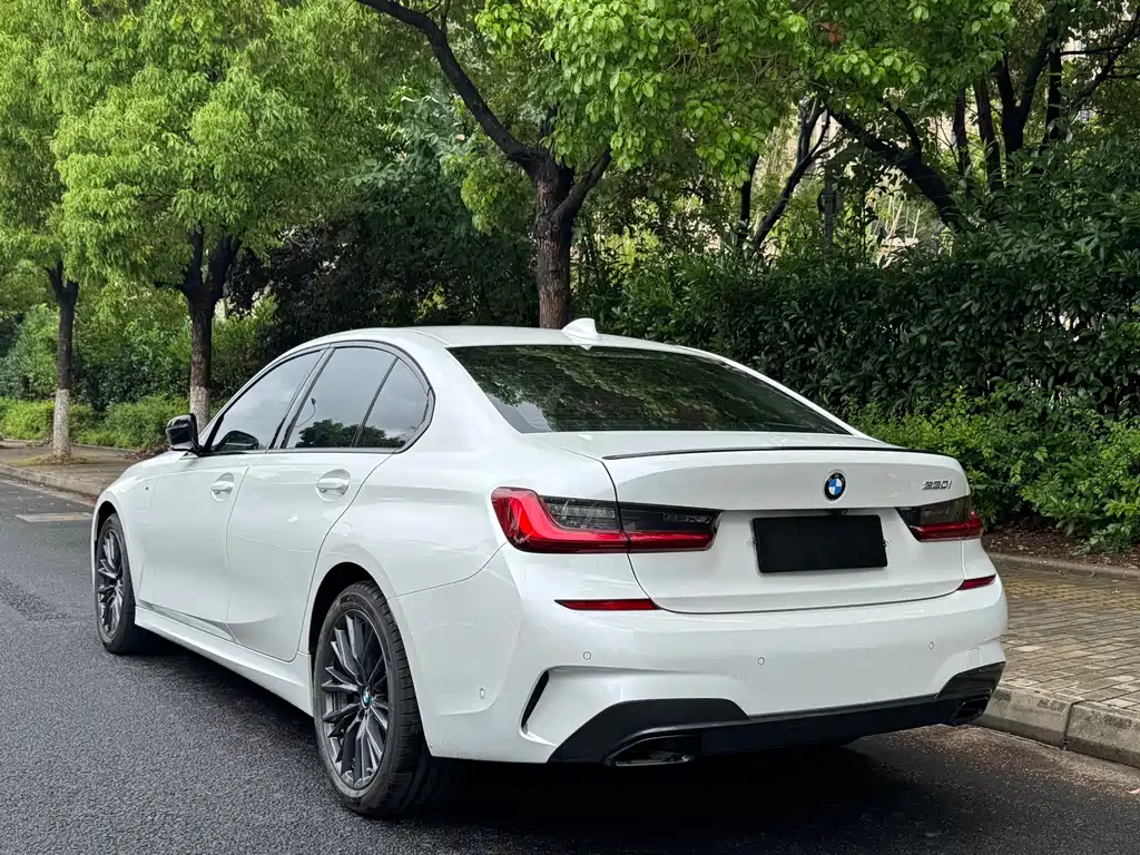 BMW BMW 3 Series 2022 330i M Sport Night Edition 2022 - thumbnail 4