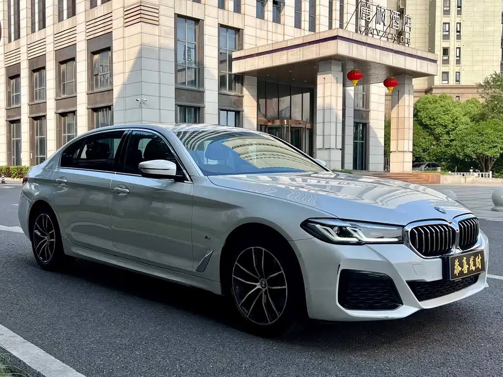 BMW BMW 5 Series 525Li M Sport Package 2021 - thumbnail 3