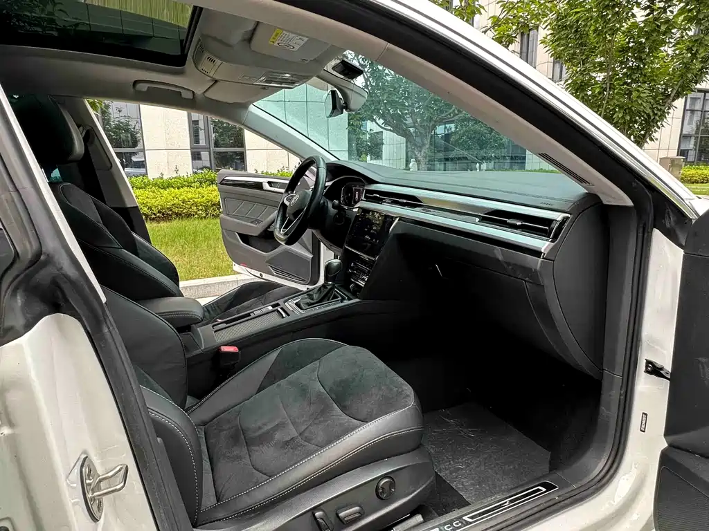 Volkswagen Volkswagen CC 2021 Shooting Brake 330TSI Liemu Edition 2022 - thumbnail 7